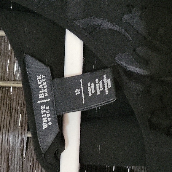 White House Black Market Blouse - Picture 3 of 7